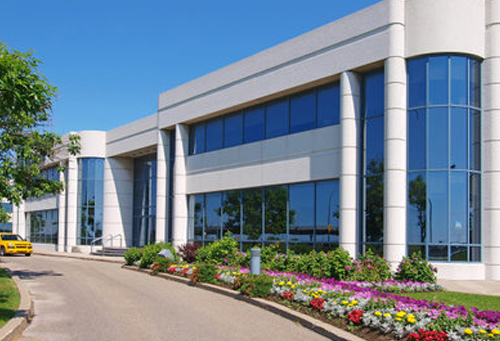 烏魯木齊形象設計化妝培訓與美甲化妝培訓學校推薦，烏魯木齊新東方技工學校:化妝培訓